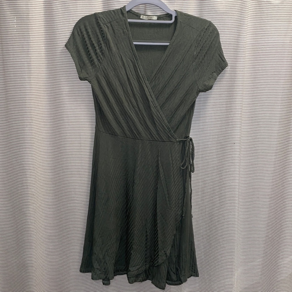 🎉 3 items for $20! Olive Green Wrap Dress